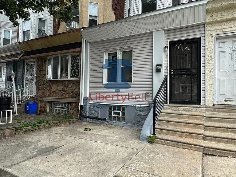 2041 S Salford St — Photo 15