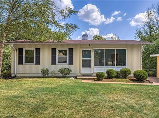 264 E Skyline Dr, Ballwin, MO
