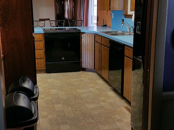 3rd image of 523 N Stallard St