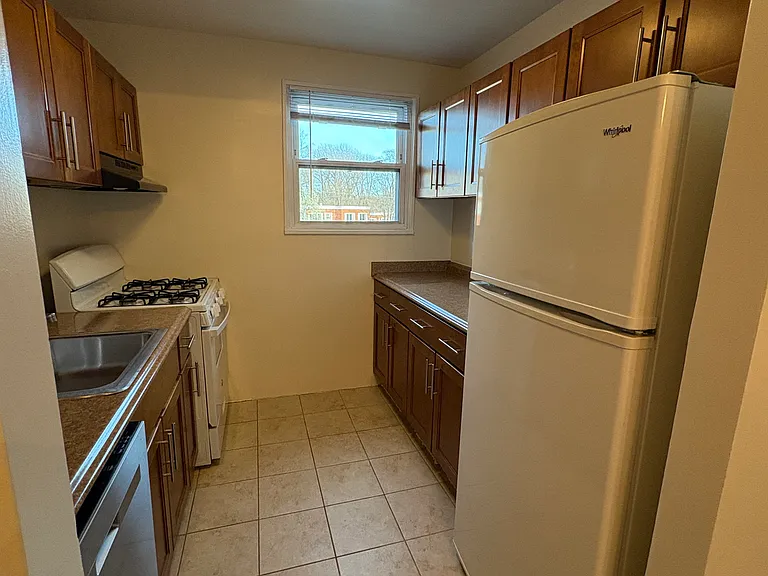 3823 Hamilton St #204 — Photo 8