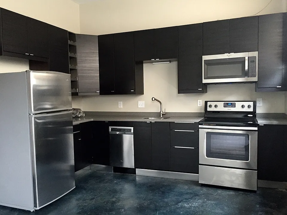 631 Campbell Ave SW