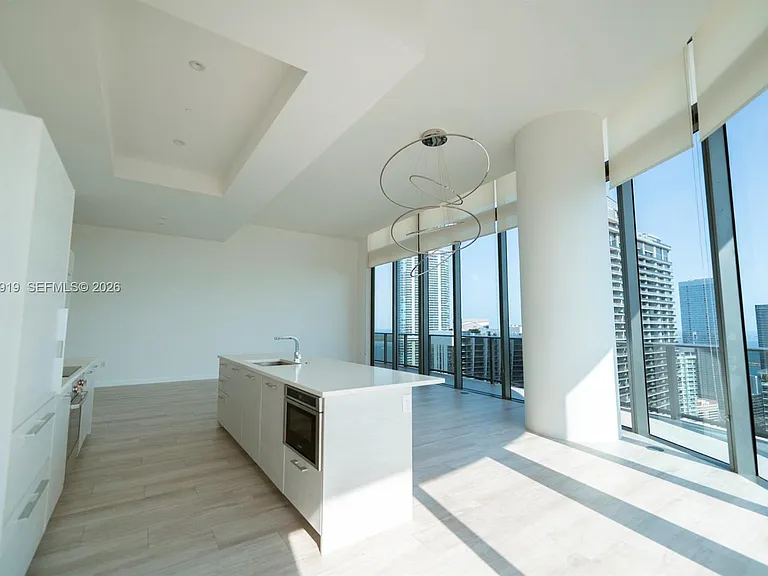 45 SW 9th St #4906 — Photo 12