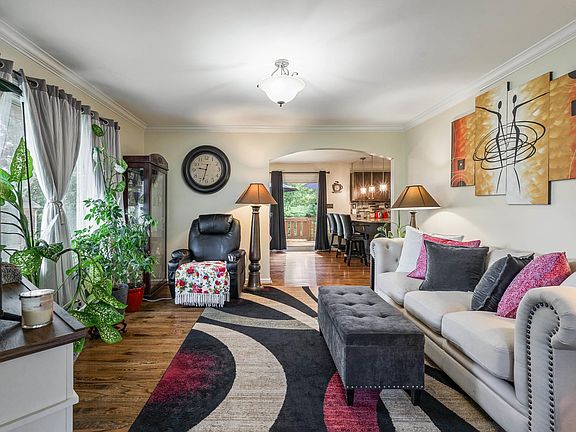 4th image of 401 Esplanade Dr