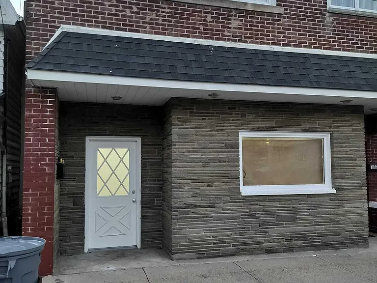 141 Grove St — Photo 3