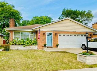 1410 Scotdale Rd, La Grange Park, IL 60526