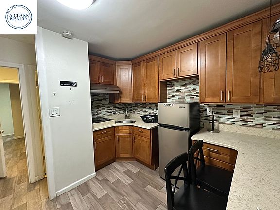 2nd image of 533 9th Ave #2-B