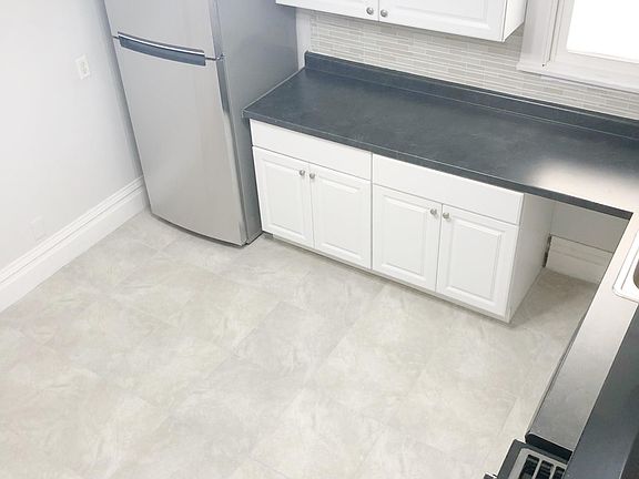 2nd image of 376 Fuller Ave