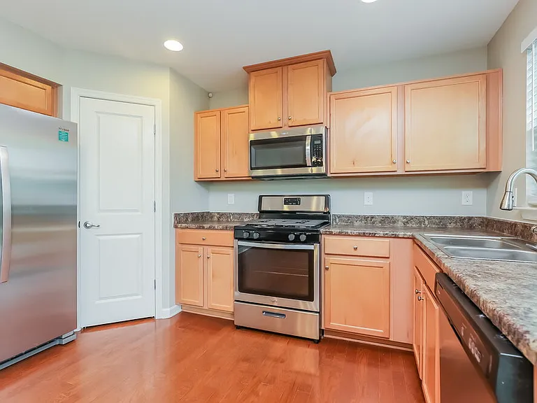 408 Parmley Ln — Photo 8