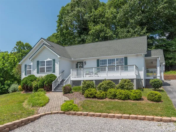 532 Woodlawn Cir, Clyde, NC 28721