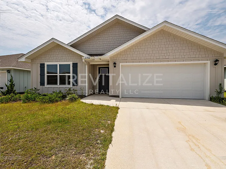 21962 Aleutian Ave — Photo 1