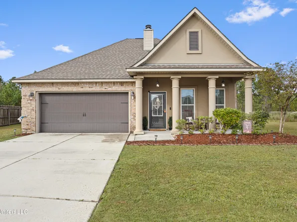 485 Palm Breeze Dr, Ocean Springs, MS 39564