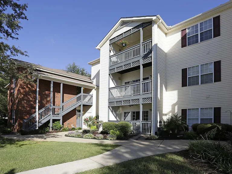 131 Wexford Dr #300 — Photo 1