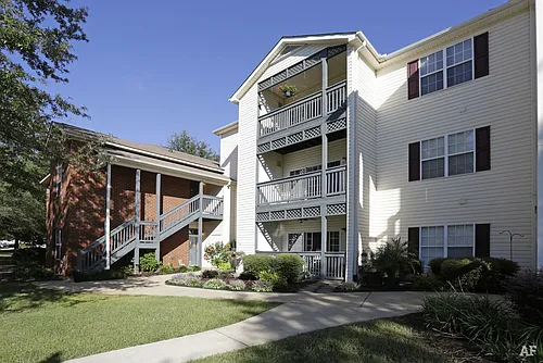131 Wexford Dr #300 Photo 1