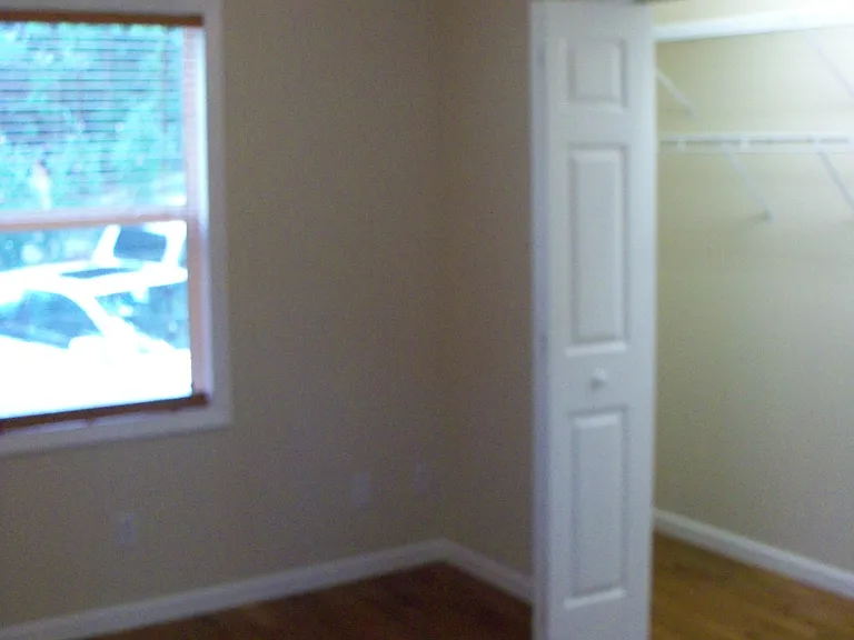 77 Larchmont Rd — Photo 14