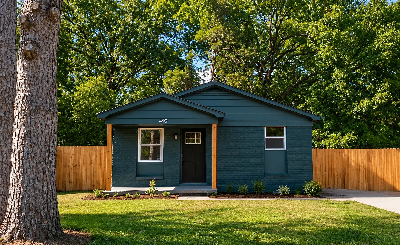 3 bed, $1,350 — Photo 1