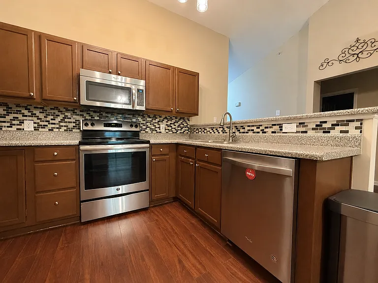 2801 Trailwood Pines Ln #303 — Photo 8