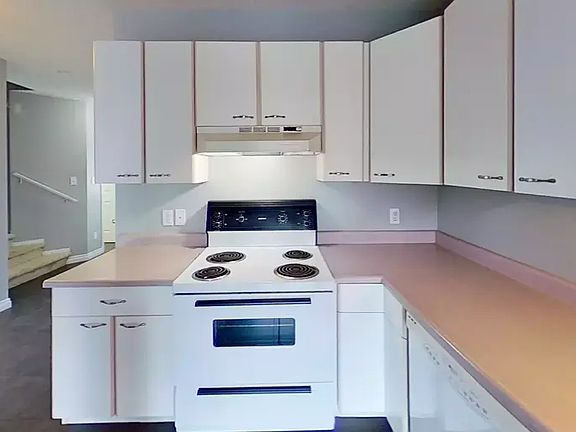3rd image of 465 Makenny St #17