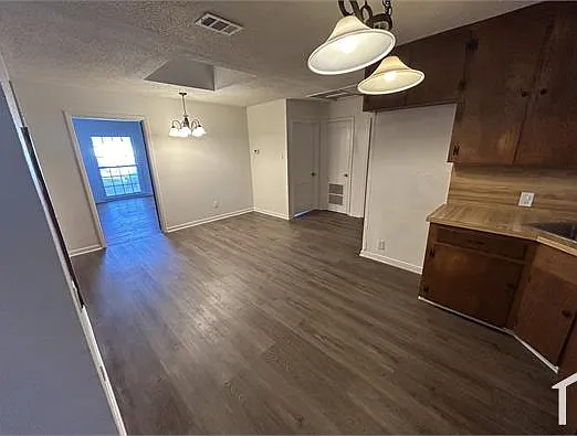 1111 Lucille St — Photo 14