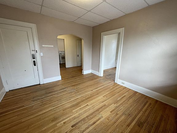 3rd image of 119 13th St N APT 6