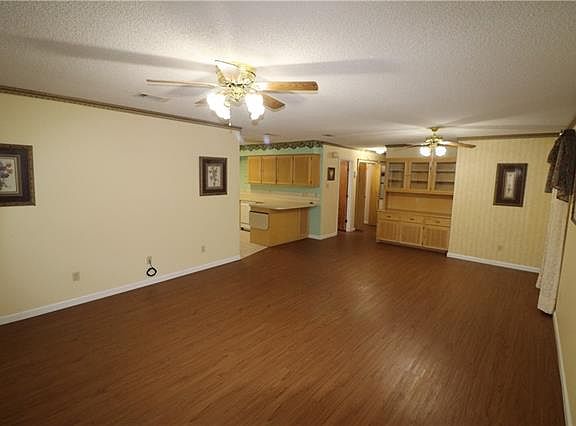 5th image of 101 Azalea Dr