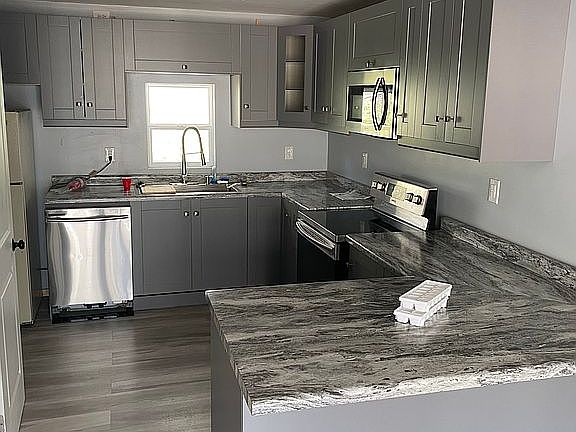 5th image of 635 Boyce Rd