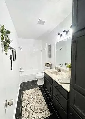 5704 Sterling Green Trl — Photo 66