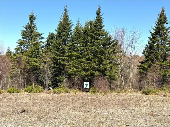 25 Hillside Ln #7, Saint George, NB E5C 1Y2