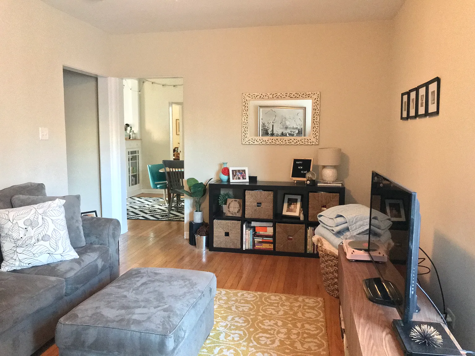 Vibrant, Second Floor 1 Bed in heart of downtown Forest Park - Heat included! — Photo 4