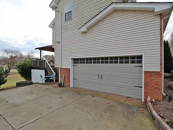 4th image of 1150 Adam Dr
