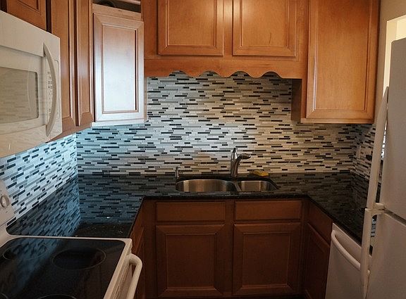 3rd image of 801 S Plymouth Ct APT 814