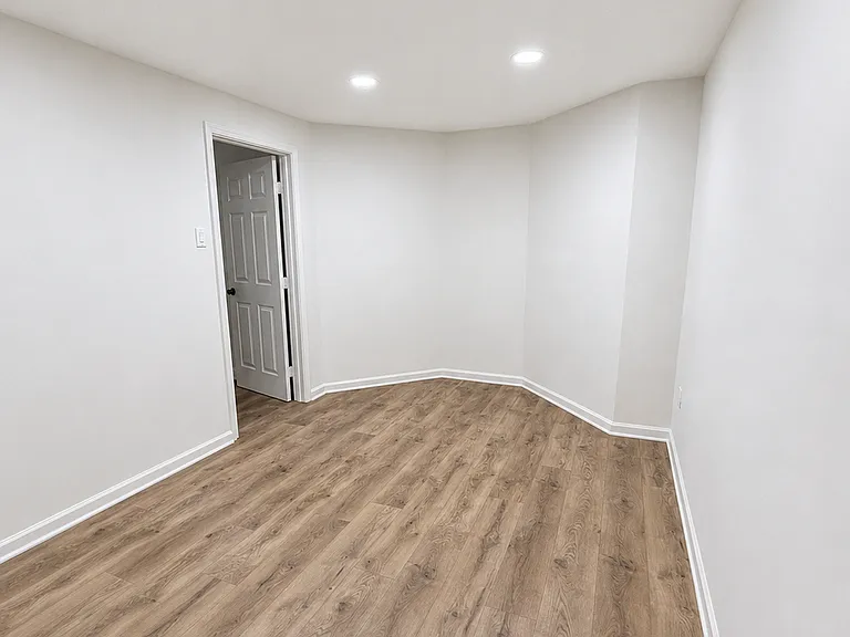 101 Laurel Cir — Photo 22