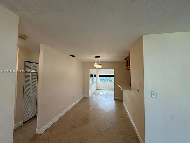 18600 SW 97th Ave — Photo 6