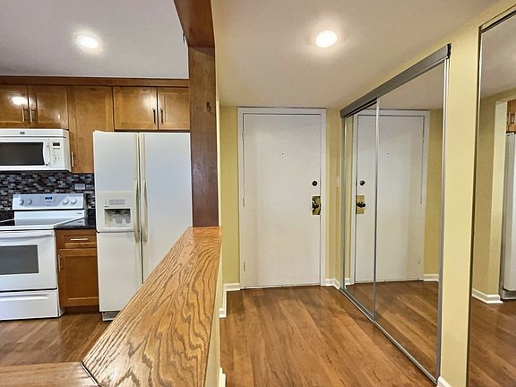 4th image of 350 Plum Creek Dr #3111