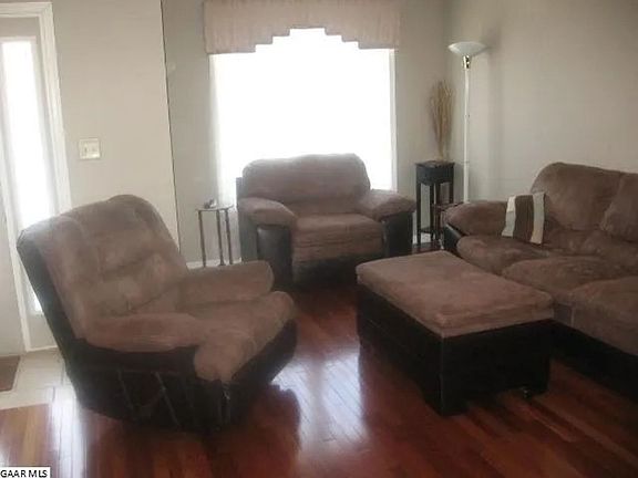 5th image of 81 Pinnacle Ln