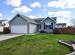 1725 Huntington Ct, West Fargo, ND 58078
