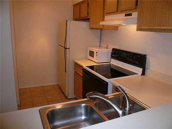 4th image of 2971 Bonaventure Cir APT 204