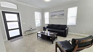 3 bed, 2.5 bath, $3,995 — Photo 2