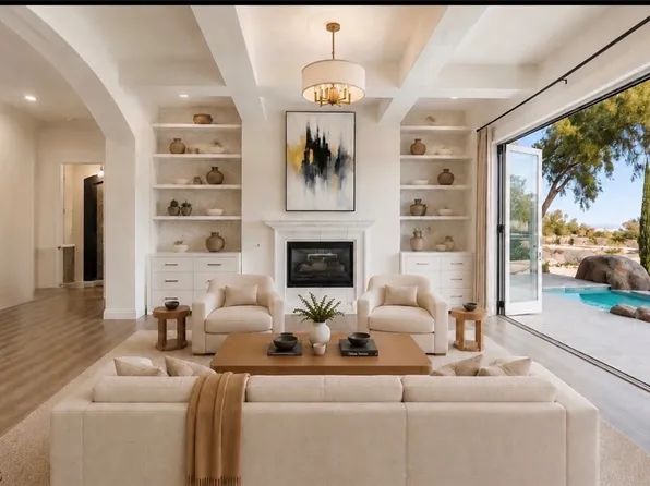 904 Pont Chartrain Dr, Las Vegas, NV 89145