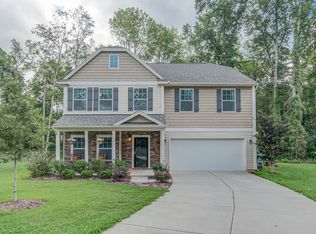 911 Woodland Ct, Matthews, NC 28104