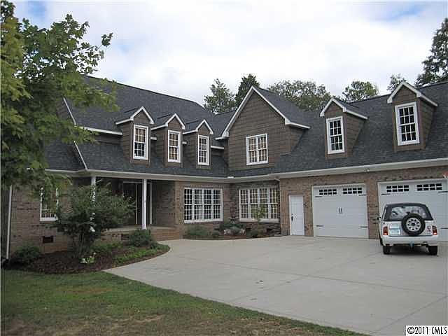1st image of 457 Bramblewood Ct SE
