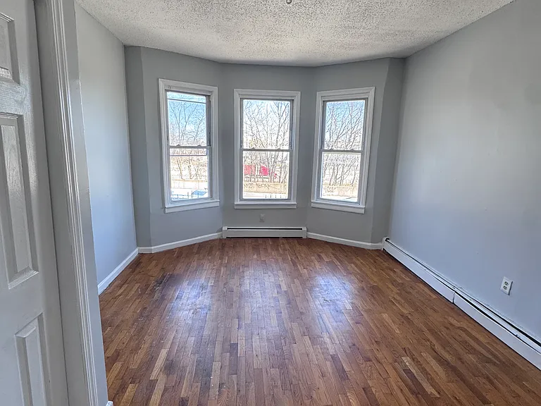 390 S 10th St #2 — Photo 6