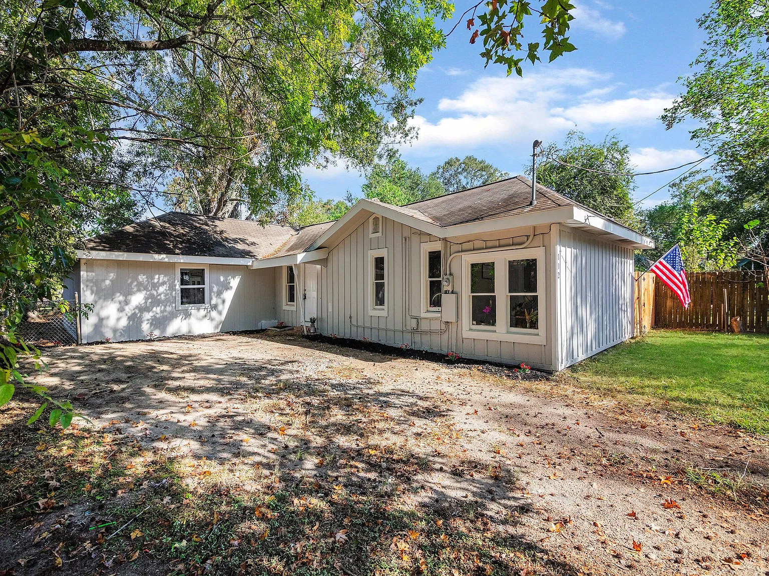 3 bed, 2.0 bath, 1784 sqft, $1,600 — Photo 4