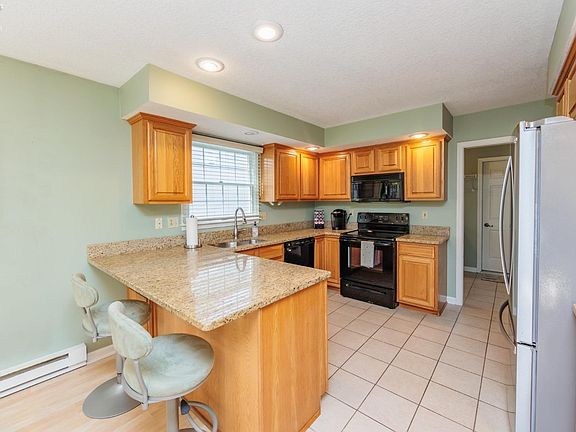 4th image of 4409 Woodridge Dr