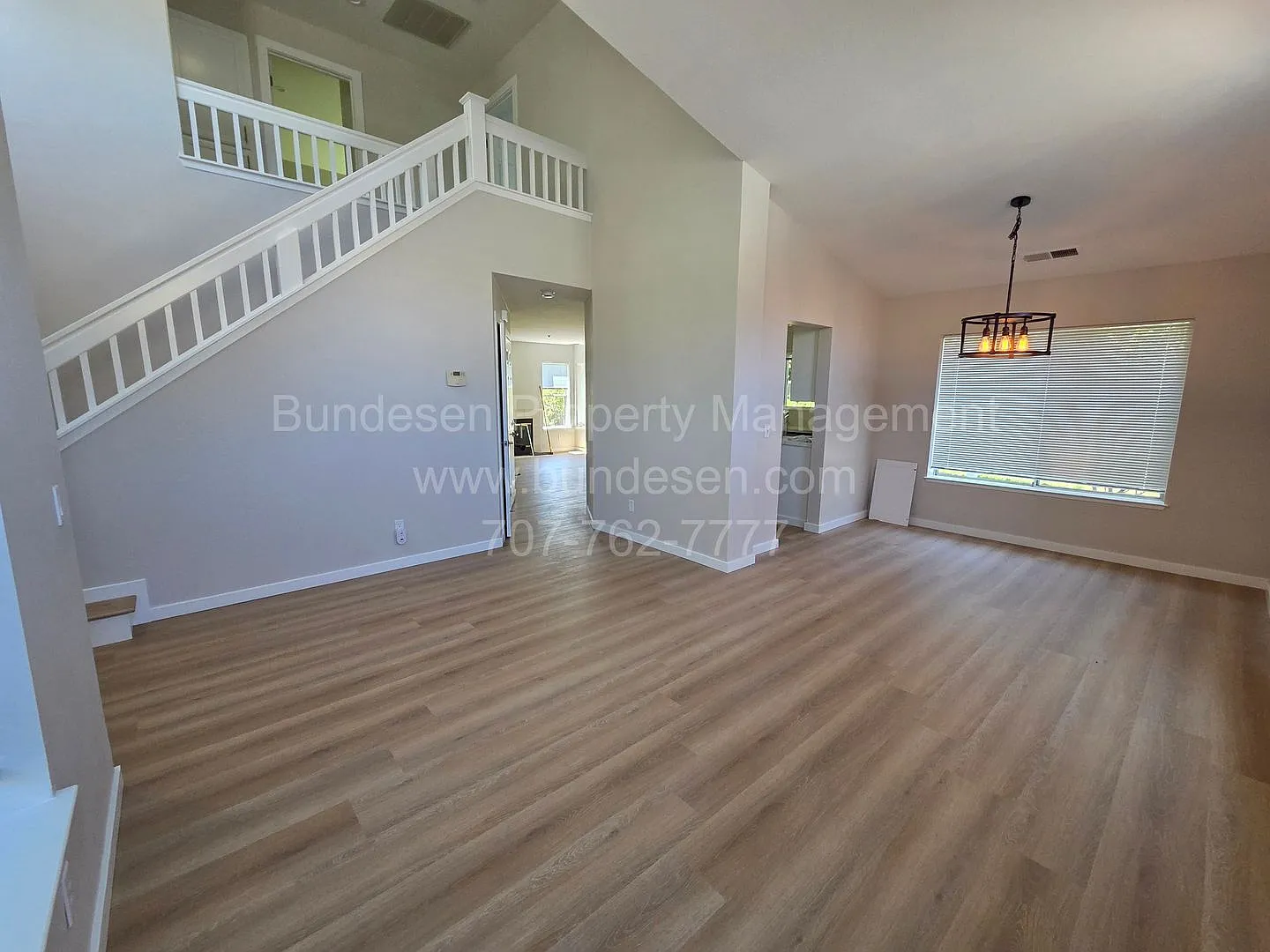 Beautifully updated 3bd/2.5 bath, East Petaluma~ 1736 Burgundy Court — Photo 2