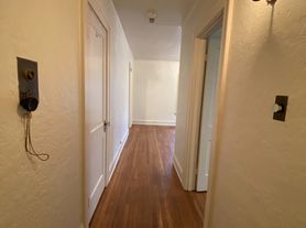 2934 SE Alder St, Portland, OR