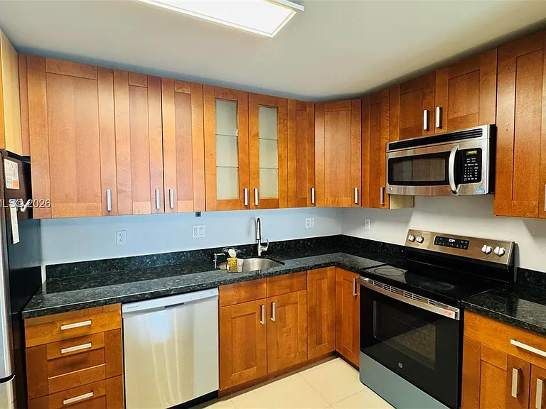 19390 Collins Ave #624 — Photo 7