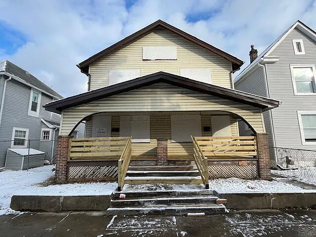 84 N Eureka Ave photo 1