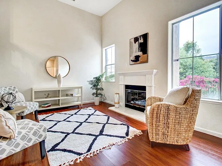 3276 Shiraz Pl — Photo 9