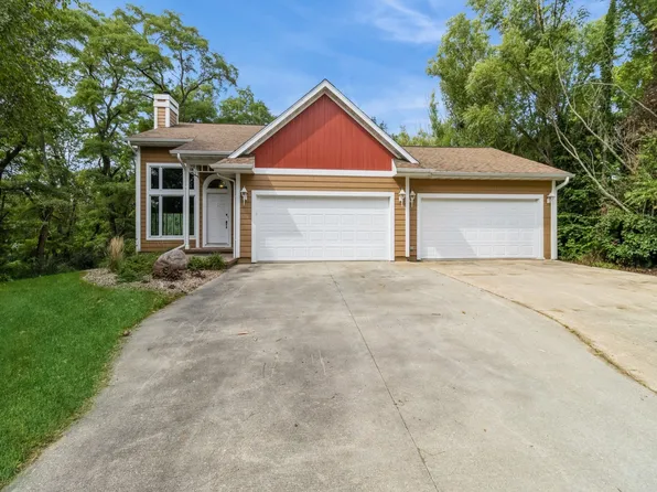 12952 Ford Trl N, Indianola, IA 50125