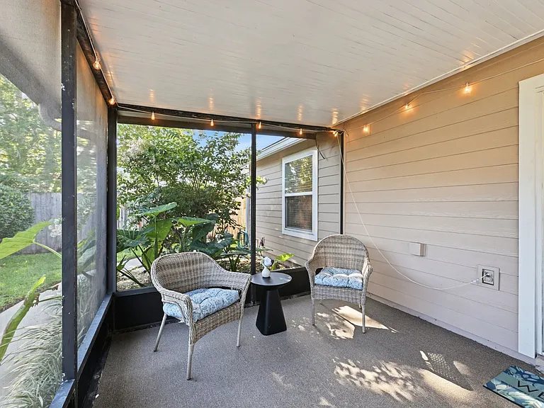 13123 Leatherleaf Dr S — Photo 34
